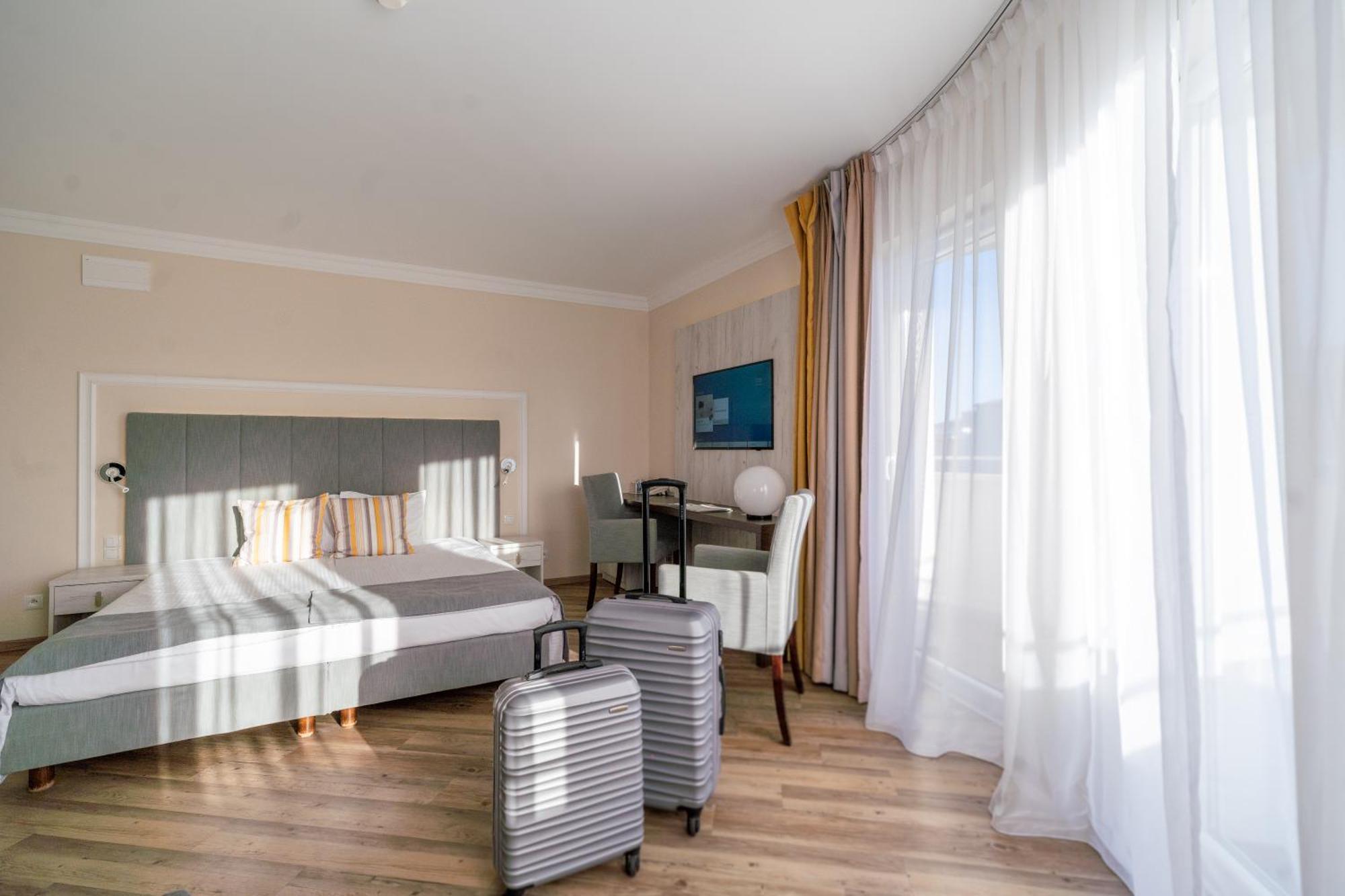 Hotel & Spa Trzy Wyspy Świnoujście Екстериор снимка